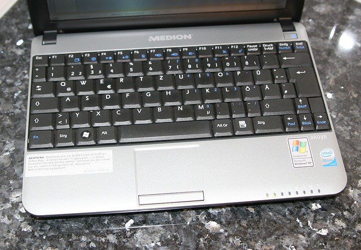 Tastatur hat ein deutsches QWERTZ Layout