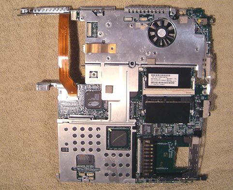 Mainboard mit 600 MHz Pentium 3 Prozessor