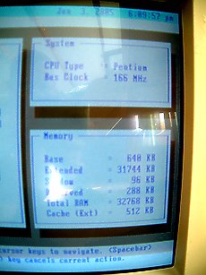BIOS mit Angaben zu Prozessor und Arbeitsspeicher