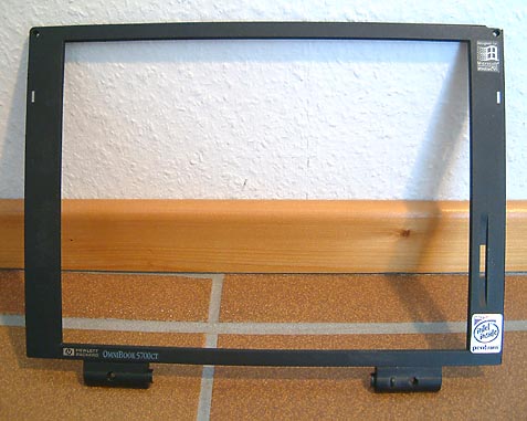 Displayrahmen bis auf rechte obere Ecke unbesch&auml;digt