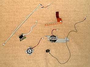 CCFL R&ouml;hre, IrDa Port, LED Br&uuml;cke, L&uuml;fter, Lautsprecher und Mikrofon