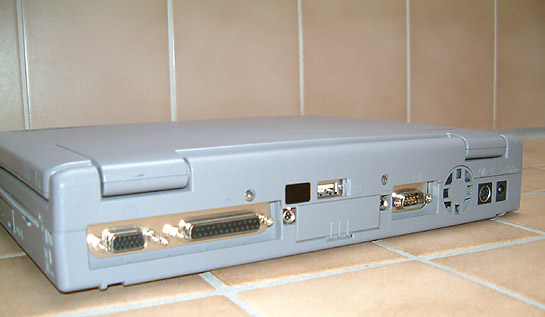 Rückseite mit USB Anschluss