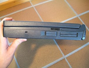 rechte Seite mit PCMCIA Schächten