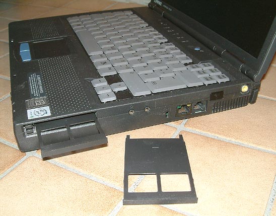 PCMCIA Schächte und LAN Modem Modul