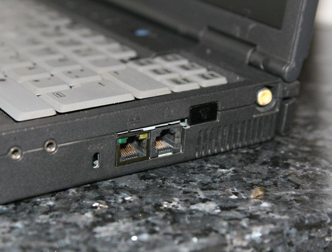 Steg über Modem- und Netzwerkkarte ist ausgebrochen