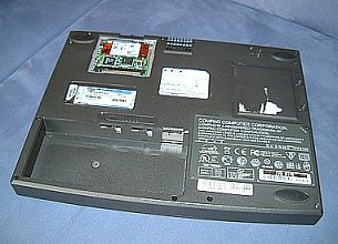 Unterschale und Mainboard in gutem Zustand