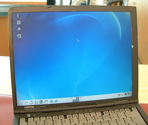 Notebook verfügt über ein 14 Zoll Farb-Display