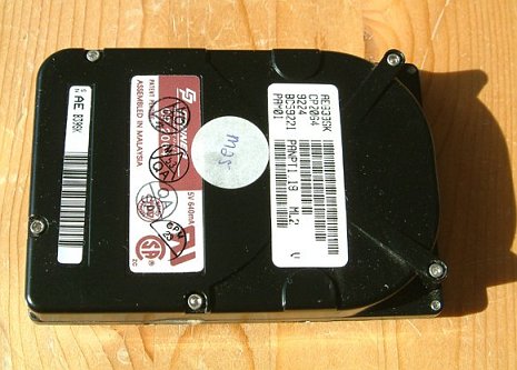 Oberseite der Conner Festplatte